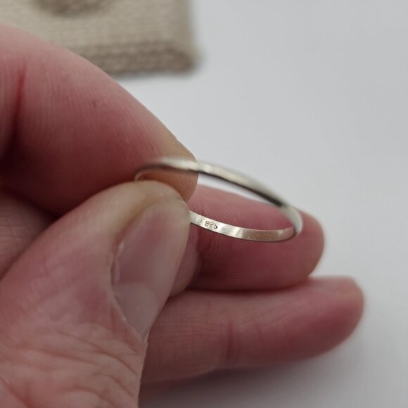 Size 9 Sterling Silver Plain Simple Thin Band Ring A3344 - Picture 4 of 7
